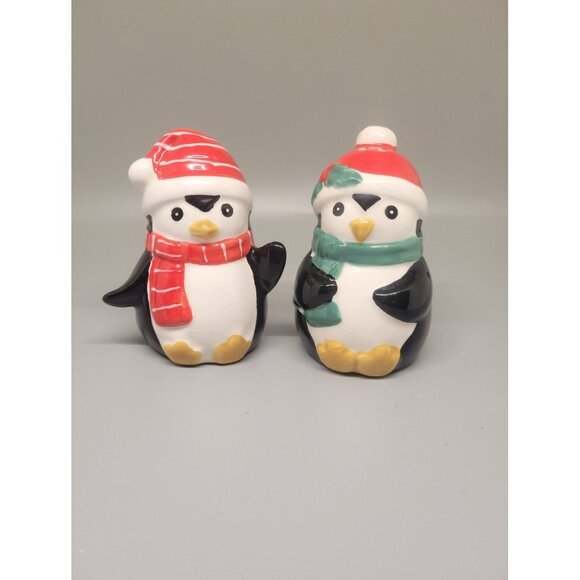 Set of Christmas Penguin Salt and Pepper Shakers Kitchen Serving - Picture 1 of 5